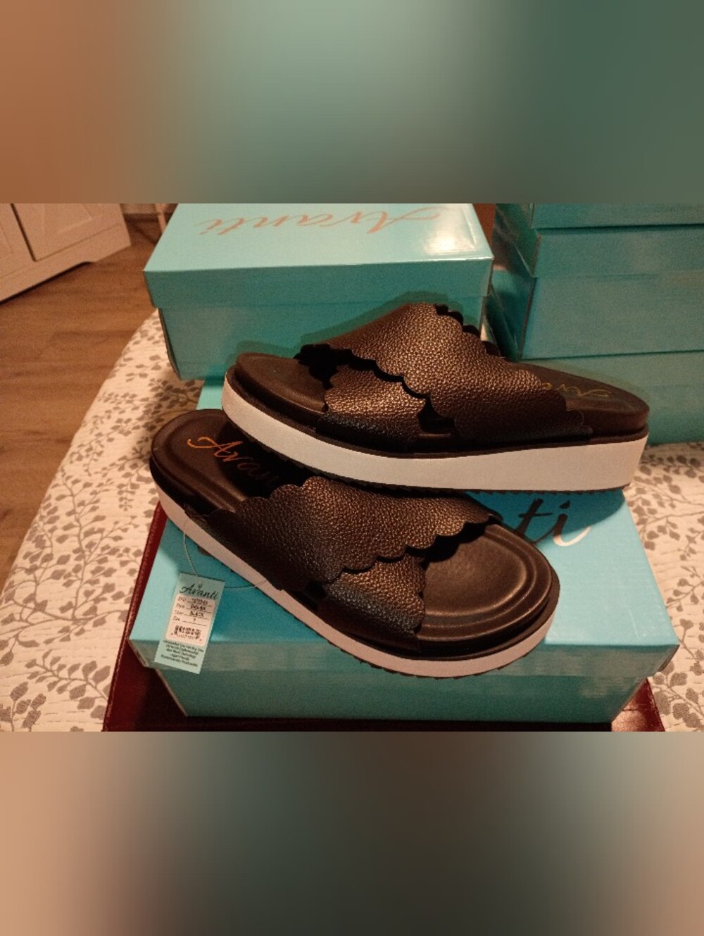 Brand New With Tags Avanti Comfort Support Slip Ons Black Size 7